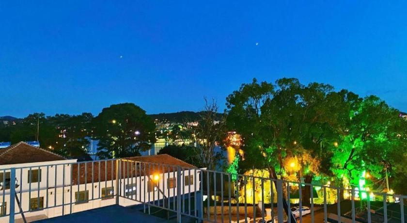 Gold Night Hotel Da Lat Dış mekan fotoğraf